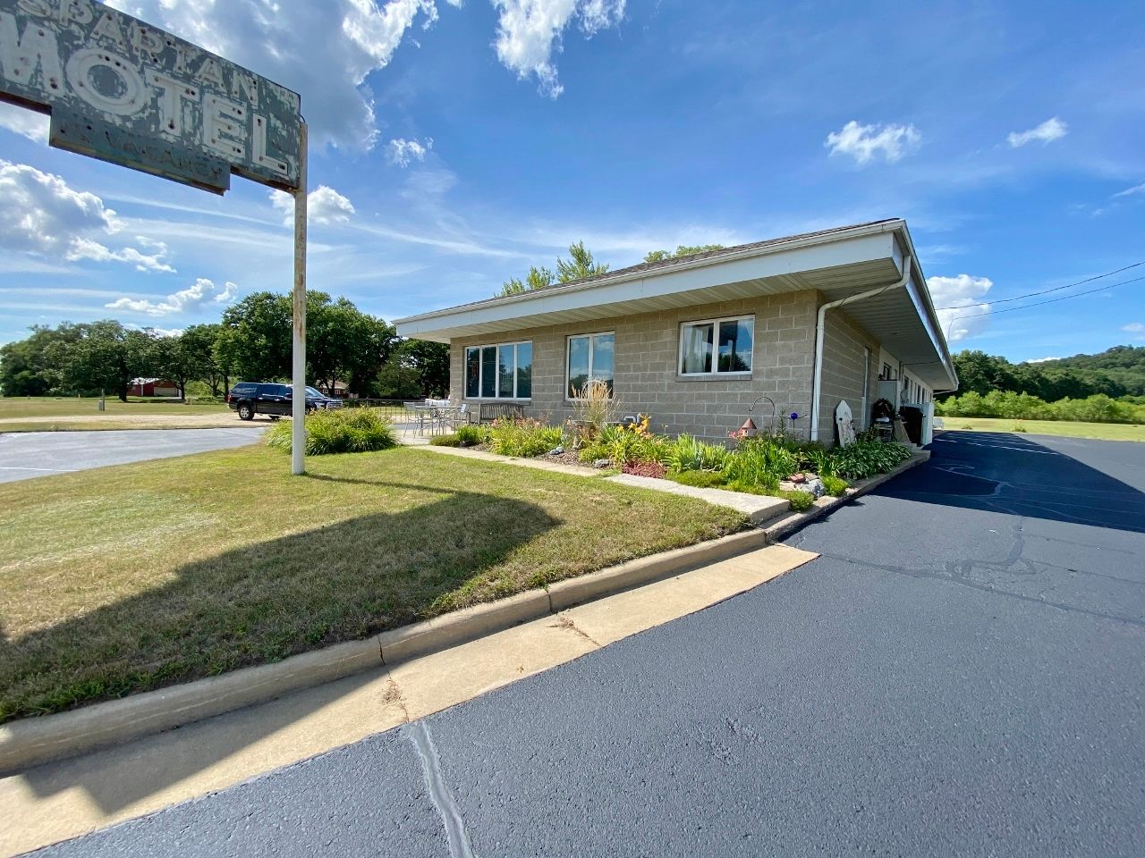 Spartan Motel: 1900 W Wisconsin St, Sparta, WI 54656